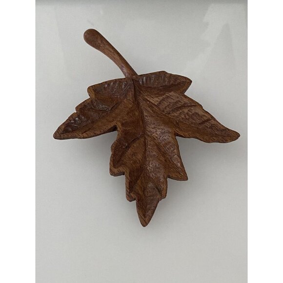 Vintage Handcrafted Wood Maple Leaf Brooch Brown Carved Pin 4" X 3.5" Exquisite - Picture 2 of 15